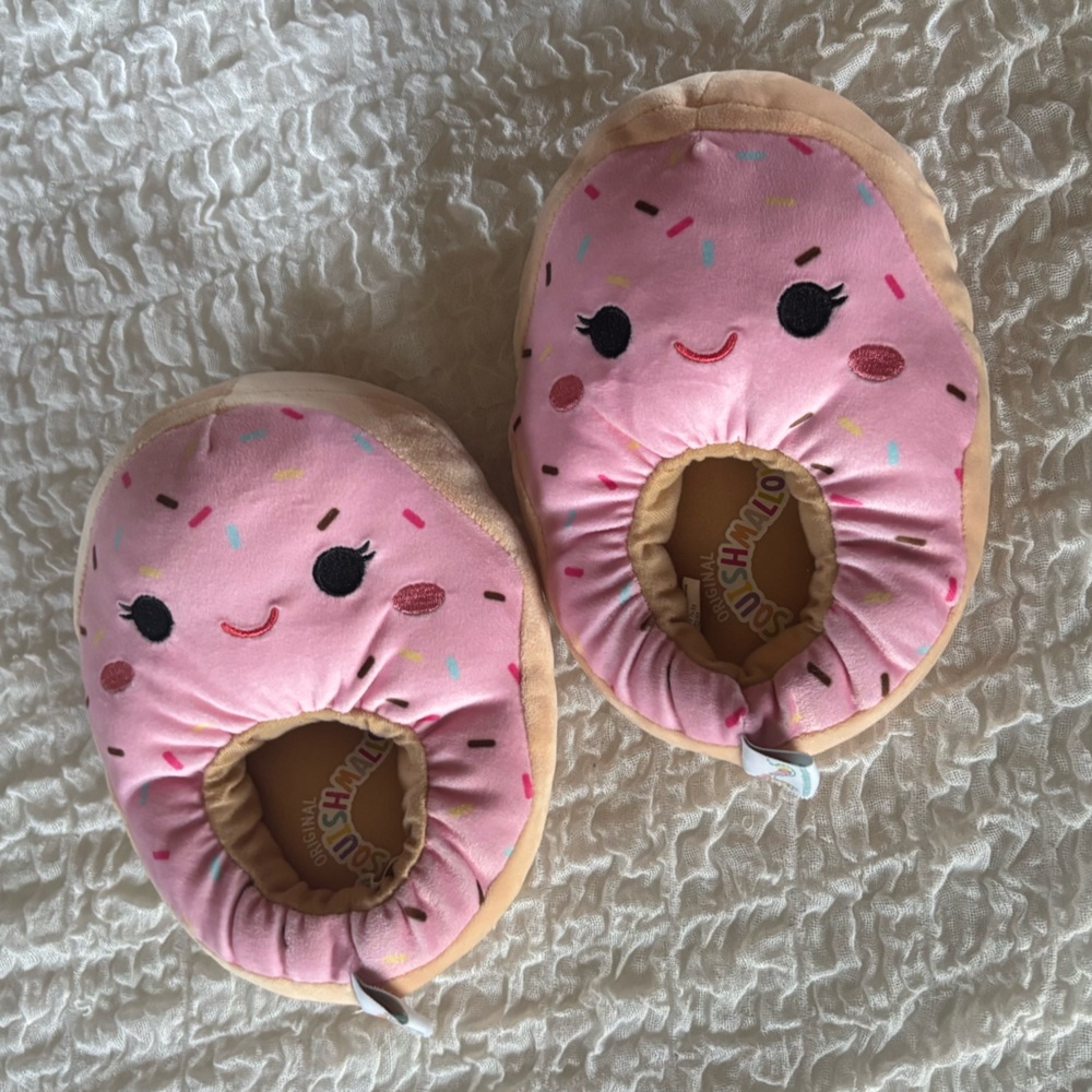 Squishmallow Sprinkles slippers girls size 2–3